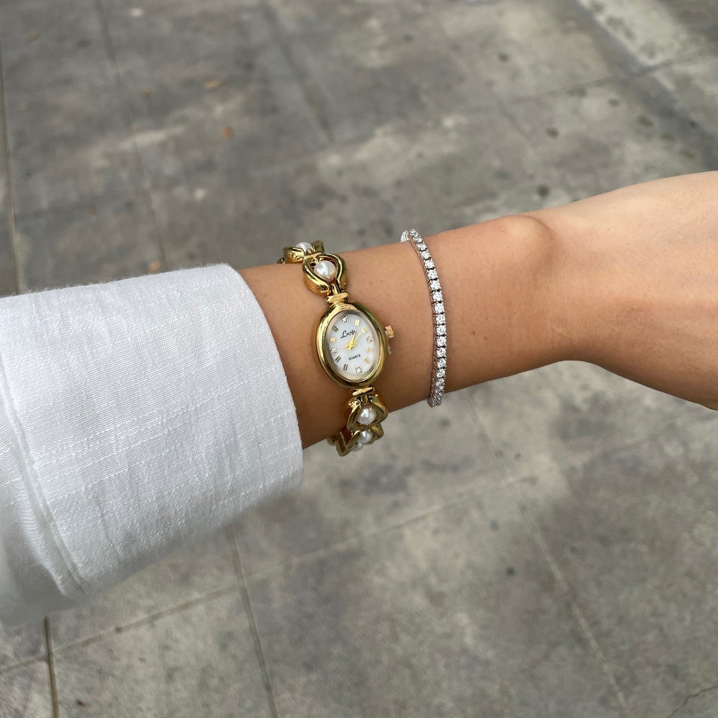 Vintage Women’s Gold Pearl Watch