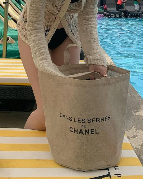 CHANEL Novelty Dans Les Serres Camellia Linen Tote Bag with Charm