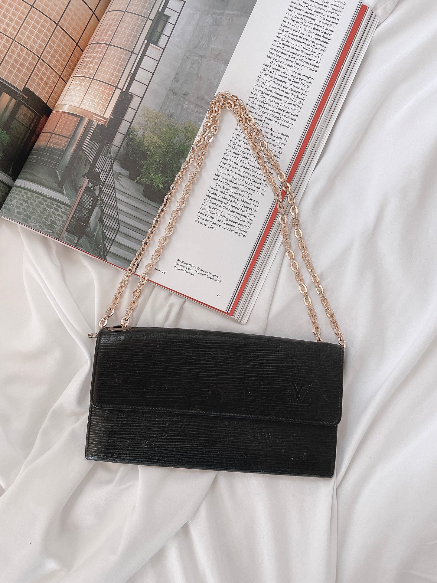 Pre-loved Louis Vuitton Black Leather Crossbody