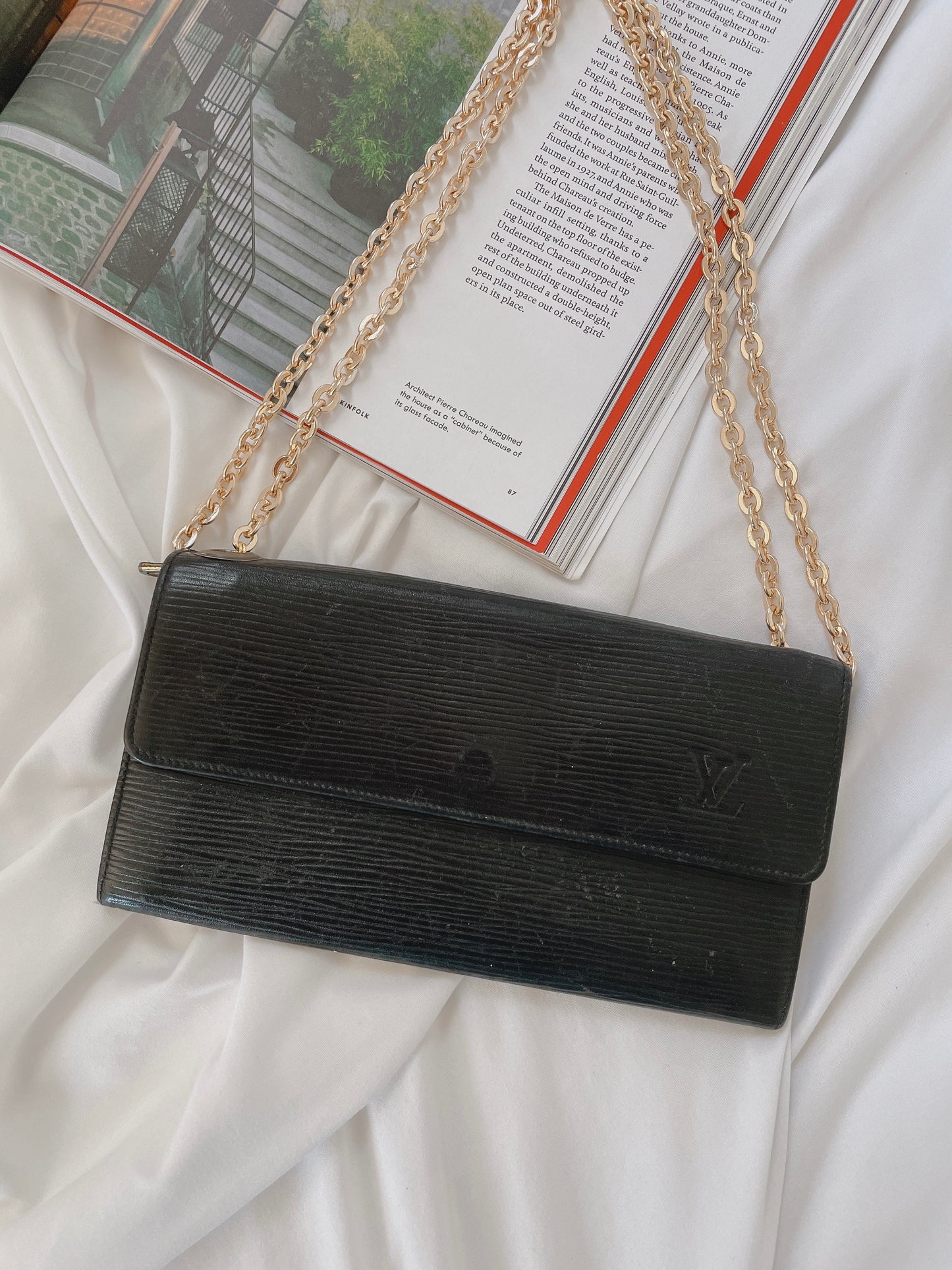 Pre-loved Louis Vuitton Black Leather Crossbody