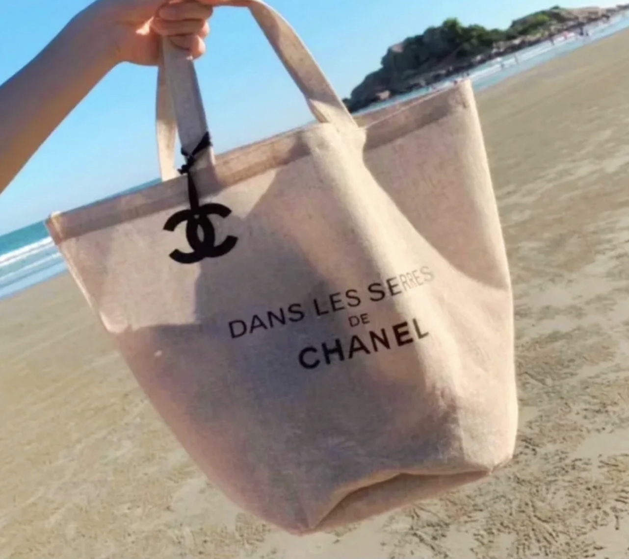 CHANEL Novelty Dans Les Serres Camellia Linen Tote Bag with Charm