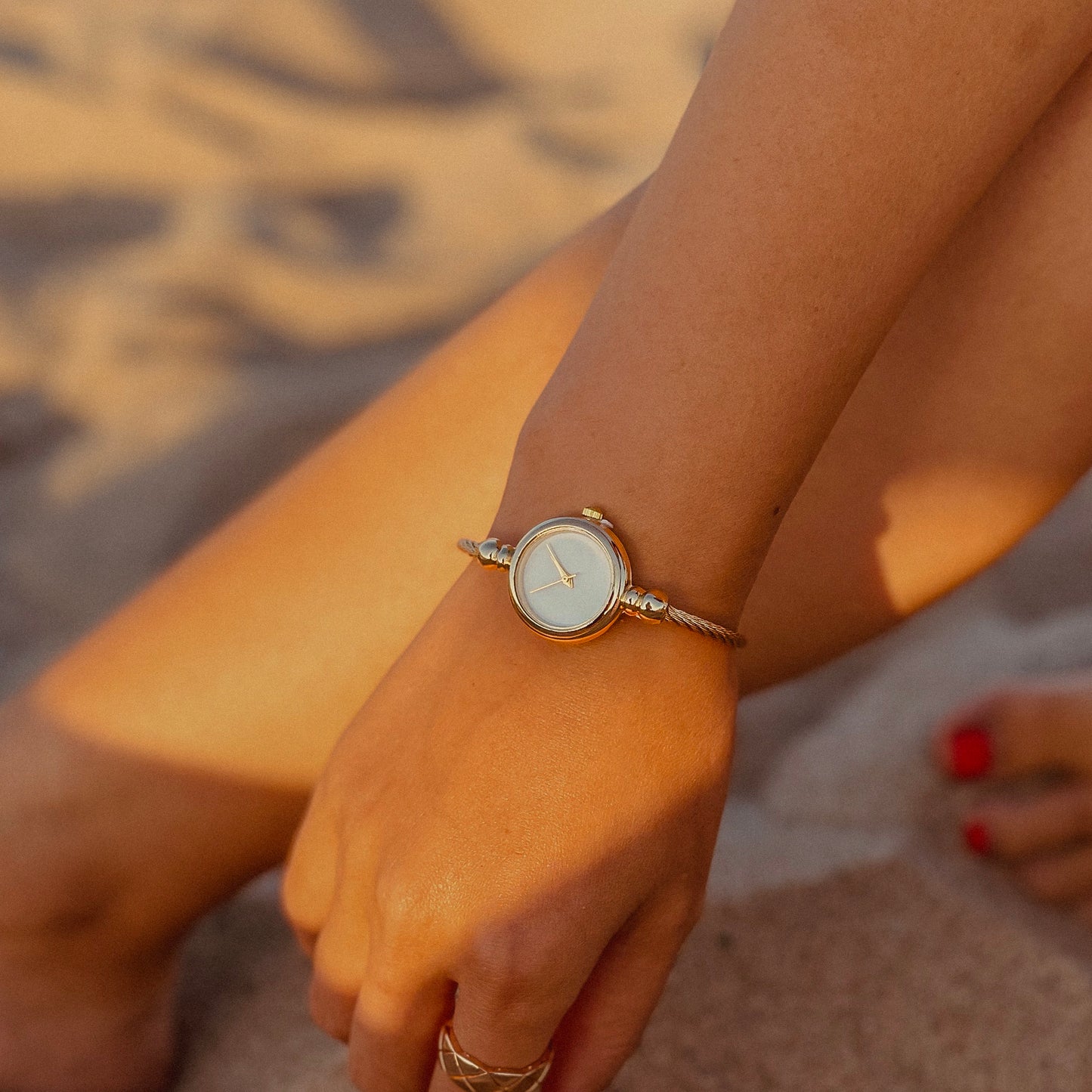 Minimalist Quartz Movement Watch, Bangle Style WristWatch